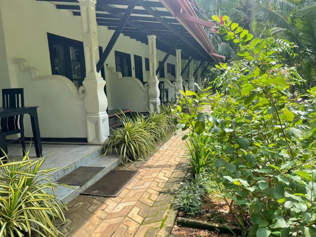 Amron Resort Sigiriya Eksteriør bilde
