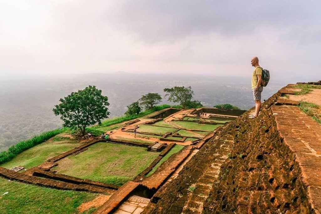Amron Resort Sigiriya Eksteriør bilde